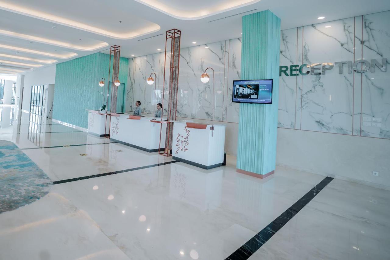 Hotel Luwansa And Convention Center 4*